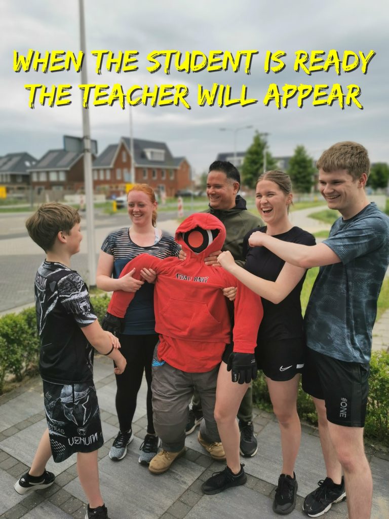 Als de leerling klaar is, verschijnt de leermeester, When the student is ready, the teacher will appear