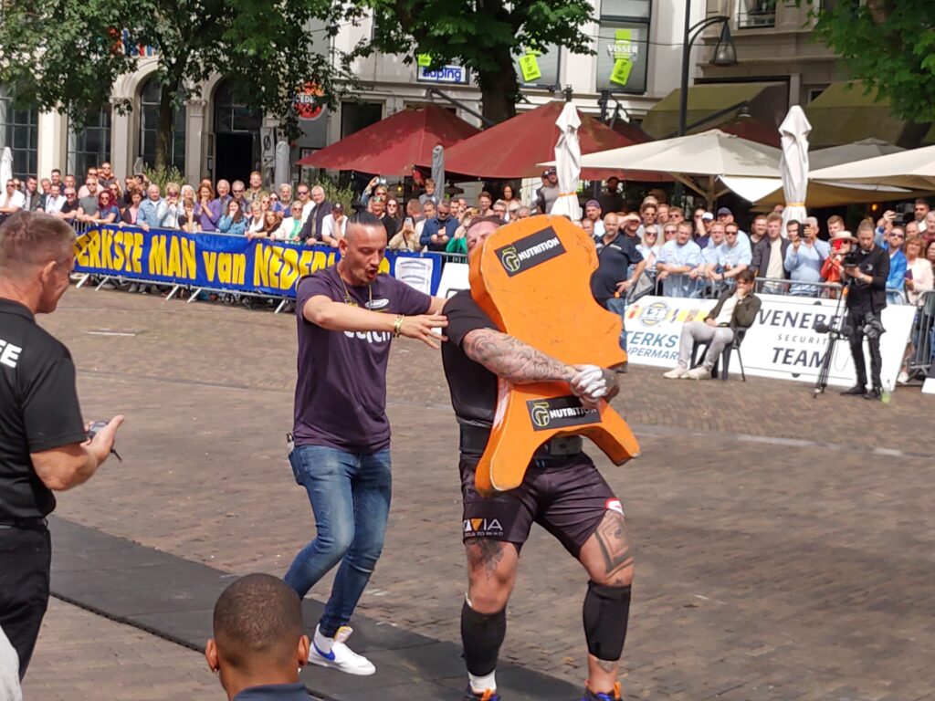 Kelvin de Ruiter, sterkste man van nederland, zondag, 7 juli, 2024, finale, Brinkplein, Deventer