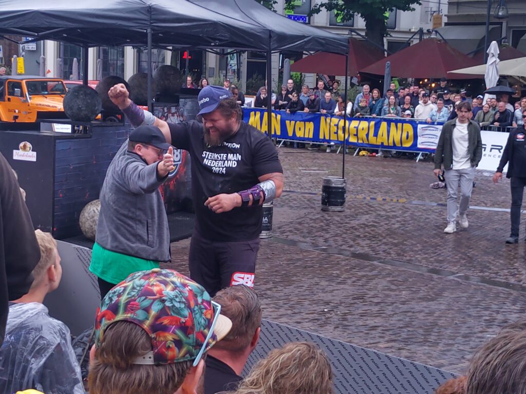 Kevin Hazeleger, sterkste man van nederland, zondag, 7 juli, 2024, finale, Brinkplein, Deventer